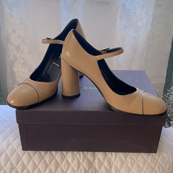 Prada vintage mary jane heels, EU 37. Pre-owned. - Picture 2 of 12